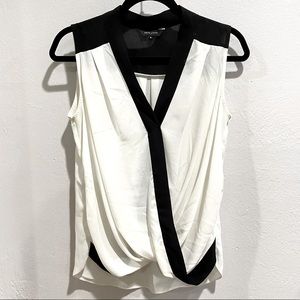 Women sleeveless blouse in white with black design